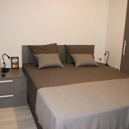 Gusar -top Position, Close To The Center And The Beach, Fully Equipped Apartment Omis