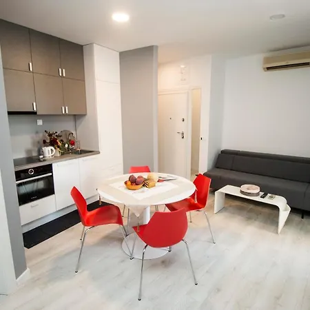 Gusar -top Position, Close To The Center And The Beach, Fully Equipped Apartment Omis