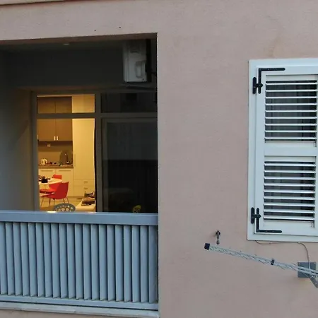 Gusar -top Position, Close To The Center And The Beach, Fully Equipped