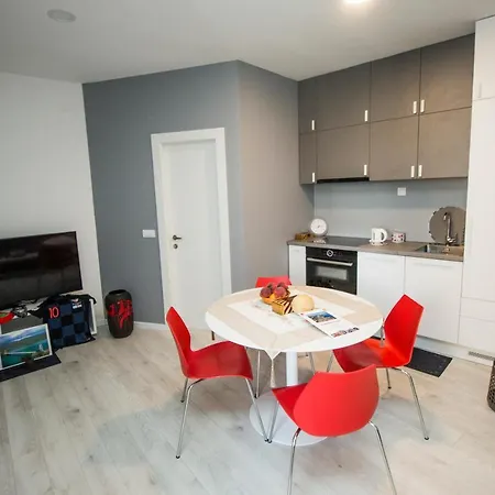 Gusar -top Position, Close To The Center And The Beach, Fully Equipped