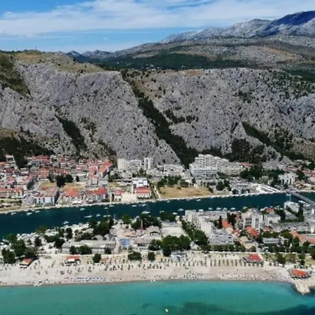 Apartment Gusar -top Position, Close To The Center And The Beach, Fully Equipped Omis